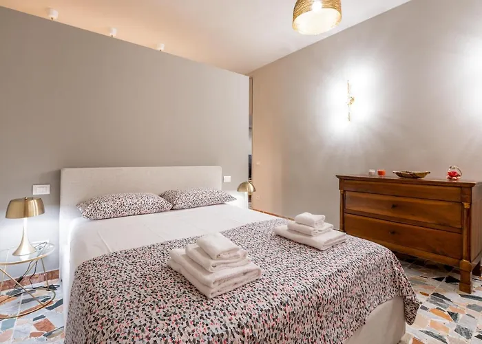 아파트 Book Now! A 1 Min Walk From Duomo Of