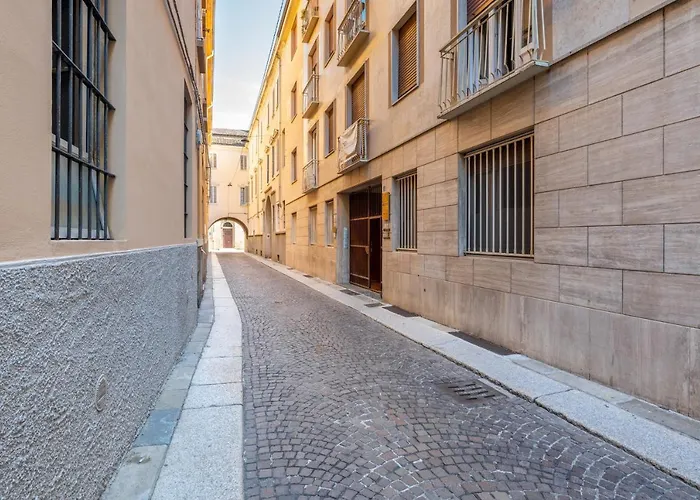 Book Now! A 1 Min Walk From Duomo Of * 파르마