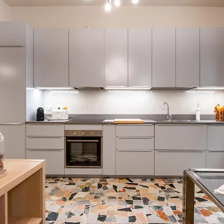아파트 Book Now! A 1 Min Walk From Duomo Of