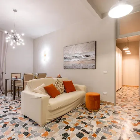 Book Now! A 1 Min Walk From Duomo Of 아파트 *