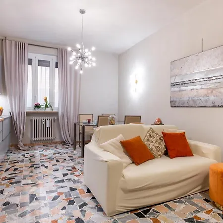 Book Now! A 1 Min Walk From Duomo Of Appartamento Parma