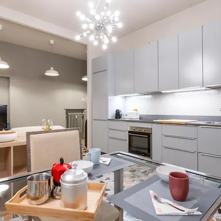 아파트 Book Now! A 1 Min Walk From Duomo Of *