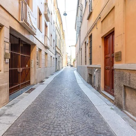 Book Now! A 1 Min Walk From Duomo Of *