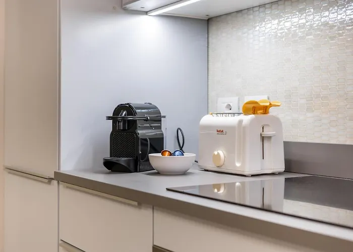 Book Now! A 1 Min Walk From Duomo Of Daire *