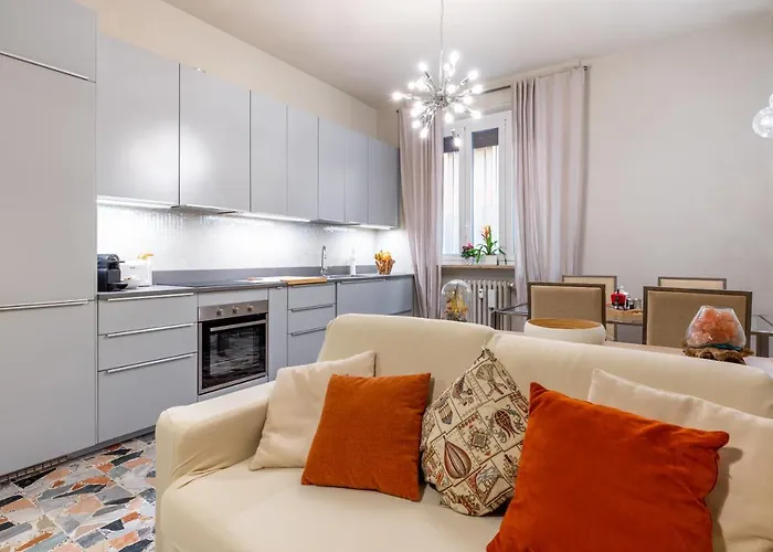 Book Now! A 1 Min Walk From Duomo Of Apartmán Parma
