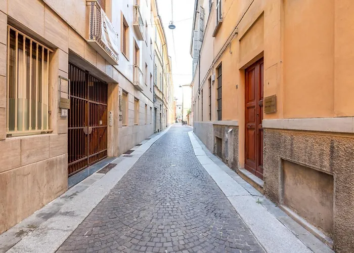 Book Now! A 1 Min Walk From Duomo Of *