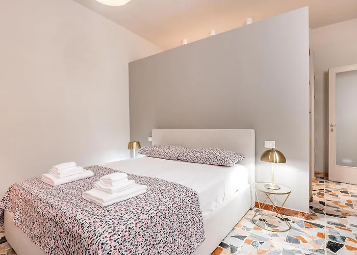 Book Now! A 1 Min Walk From Duomo Of Parma