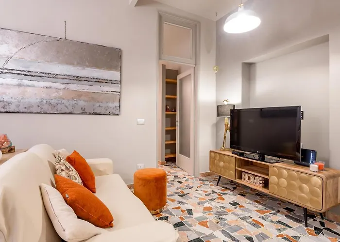 Book Now! A 1 Min Walk From Duomo Of *