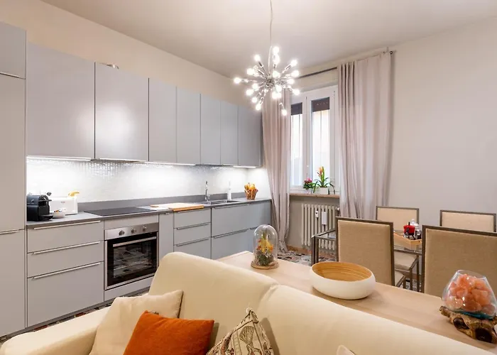 Book Now! A 1 Min Walk From Duomo Of Daire *